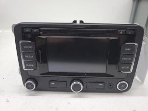Gebruikte Radio CD Speler Volkswagen Golf VI (5K1) 1.2 TSI BlueMotion Prijs € 150,00 Margeregeling aangeboden door Autorec. Gebr. Prins b.v.