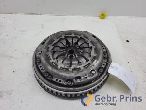 Gebruikte Dubbele massa vliegwiel Mercedes Citan (415.6) 1.5 108 CDI Prijs € 242,00 Inclusief btw aangeboden door Autorec. Gebr. Prins b.v.