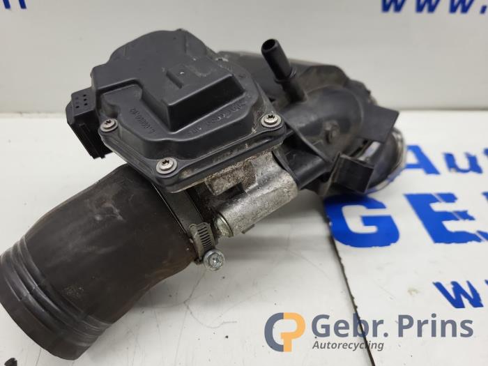 Gebruikte Gasklephuis Ford Focus 3 Wagon 1.0 Ti-VCT EcoBoost 12V 100 Prijs € 30,00 Margeregeling aangeboden door Autorec. Gebr. Prins b.v.