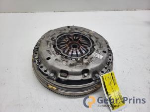 Gebruikte Dubbele massa vliegwiel Opel Adam 1.0 Ecotec 12V SIDI Turbo Prijs € 125,00 Margeregeling aangeboden door Autorec. Gebr. Prins b.v.