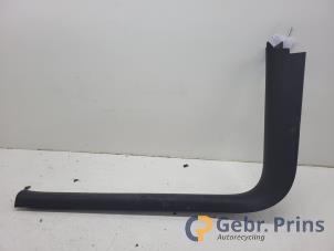 Gebruikte Voorinstap links Tesla Model Y (5YJY) RWD Prijs € 50,00 Margeregeling aangeboden door Autorec. Gebr. Prins b.v.