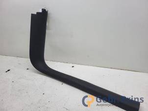 Gebruikte Voorinstap rechts Tesla Model Y (5YJY) RWD Prijs € 50,00 Margeregeling aangeboden door Autorec. Gebr. Prins b.v.