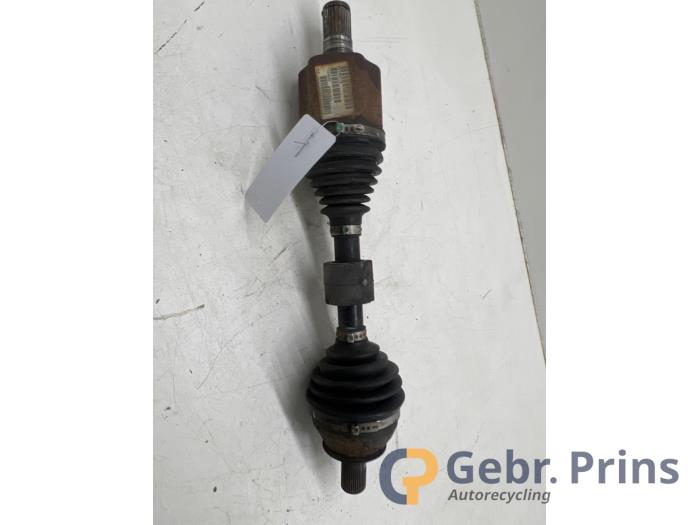 Gebruikte Aandrijfas links-voor Volvo V60 I (FW/GW) 2.0 D3 20V Prijs € 75,00 Margeregeling aangeboden door Autorec. Gebr. Prins b.v.