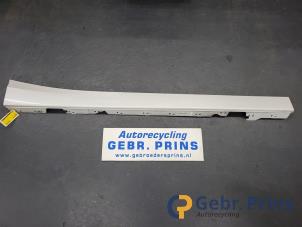 Gebruikte Dorpel rechts BMW 1 serie (F20) 116i 1.6 16V Prijs € 100,00 Margeregeling aangeboden door Autorec. Gebr. Prins b.v.