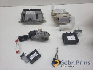 Gebruikte Kontaktslot + computer Peugeot 108 1.0 12V VVT-i Prijs € 200,00 Margeregeling aangeboden door Autorec. Gebr. Prins b.v.