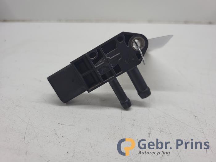 Brandstofdruk sensor van een Volkswagen Caddy III (2KA,2KH,2CA,2CH) 1.6 TDI 16V 2011