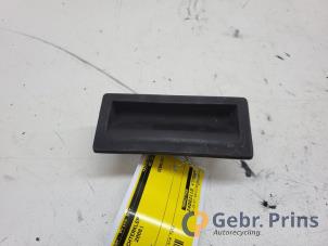 Gebruikte Handgreep Achterklep Audi A4 (B8) 2.0 TDI 16V Prijs € 15,00 Margeregeling aangeboden door Autorec. Gebr. Prins b.v.