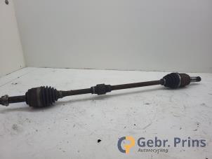 Gebruikte Aandrijfas rechts-voor Mitsubishi Space Star (A0) 1.0 12V Prijs € 50,00 Margeregeling aangeboden door Autorec. Gebr. Prins b.v.