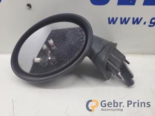 Gebruikte Spiegel Buiten links Mini Mini (R56) 1.6 16V Cooper S Prijs € 35,00 Margeregeling aangeboden door Autorec. Gebr. Prins b.v.