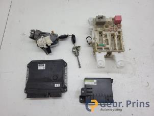 Gebruikte Kontaktslot + computer Toyota RAV4 (A3) 2.2 D-4D 16V 4x4 Prijs € 150,00 Margeregeling aangeboden door Autorec. Gebr. Prins b.v.