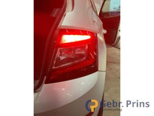 Gebruikte Achterlicht rechts Skoda Fabia III (NJ3) 1.0 TSI 12V Prijs € 125,00 Margeregeling aangeboden door Autorec. Gebr. Prins b.v.