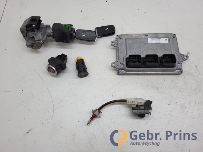 Gebruikte Kontaktslot + computer Honda CR-Z (ZF1) 1.5 Hybrid 16V Prijs € 200,00 Margeregeling aangeboden door Autorec. Gebr. Prins b.v.
