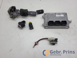 Gebruikte Contactslot + computer Honda CR-Z (ZF1) 1.5 Hybrid 16V Prijs € 200,00 Margeregeling aangeboden door Autorec. Gebr. Prins b.v.