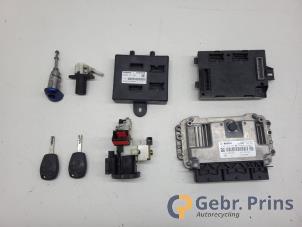 Gebruikte Kontaktslot + computer Smart Forfour (453) 1.0 12V Prijs € 150,00 Margeregeling aangeboden door Autorec. Gebr. Prins b.v.