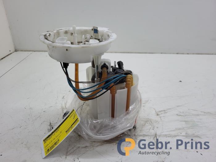 Gebruikte Tank element Pomp BMW 2 serie Gran Tourer (F46) 220i 2.0 TwinPower Turbo 16V Prijs € 50,00 Margeregeling aangeboden door Autorec. Gebr. Prins b.v.