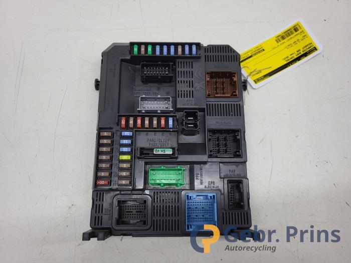 Gebruikte Bodycontrol Module Peugeot 308 SW (L4/L9/LC/LJ/LR) 1.2 12V e-THP PureTech 110 Prijs € 50,00 Margeregeling aangeboden door Autorec. Gebr. Prins b.v.