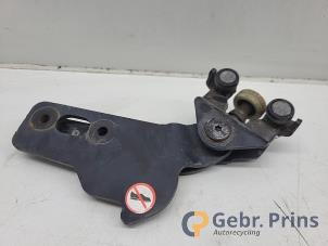 Gebruikte Schuifdeurrol rechts Ford Tourneo Connect/Grand Tourneo Connect 1.0 EcoBoost 12V Prijs € 25,00 Margeregeling aangeboden door Autorec. Gebr. Prins b.v.