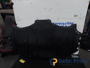 Gebruikte Beschermplaat bodem Tesla Model 3 RWD 60 kWh Prijs € 125,00 Margeregeling aangeboden door Autorec. Gebr. Prins b.v.