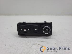 Gebruikte Bediening boordcomputer Renault Captur (2R) 0.9 Energy TCE 12V Prijs € 25,00 Margeregeling aangeboden door Autorec. Gebr. Prins b.v.