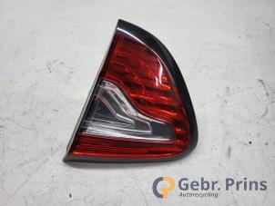 Gebruikte Achterlicht rechts Renault Captur (2R) 0.9 Energy TCE 12V Prijs € 25,00 Margeregeling aangeboden door Autorec. Gebr. Prins b.v.