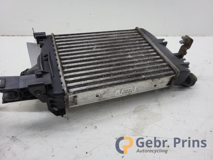 Intercooler van een Renault Captur I (2R) 0.9 Energy TCE 12V 2016