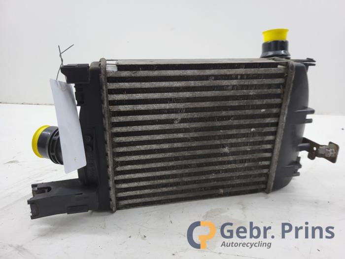 Intercooler van een Renault Captur I (2R) 0.9 Energy TCE 12V 2016