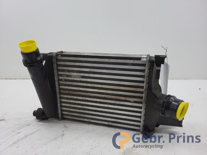 Gebruikte Intercooler Renault Captur I (2R) 0.9 Energy TCE 12V Prijs € 50,00 Margeregeling aangeboden door Autorec. Gebr. Prins b.v.