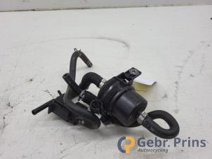 Gebruikte Extra waterpomp Renault Captur (2R) 0.9 Energy TCE 12V Prijs € 20,00 Margeregeling aangeboden door Autorec. Gebr. Prins b.v.