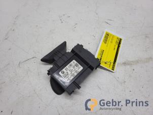 Gebruikte Alarm sensor BMW 3 serie (E92) 330d 24V Prijs € 20,00 Margeregeling aangeboden door Autorec. Gebr. Prins b.v.