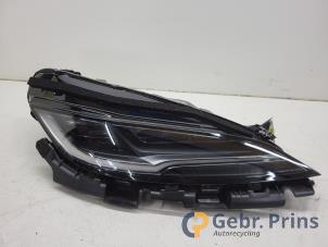 Gebruikte Koplamp rechts Tesla Model 3 RWD 60 kWh Prijs € 700,00 Margeregeling aangeboden door Autorec. Gebr. Prins b.v.