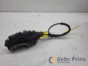 Gebruikte Deurslot Mechaniek 4Deurs links-achter Tesla Model 3 RWD 60 kWh Prijs € 35,00 Margeregeling aangeboden door Autorec. Gebr. Prins b.v.