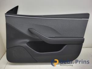 Gebruikte Deurbekleding 4Deurs rechts-voor Tesla Model 3 RWD 60 kWh Prijs € 150,00 Margeregeling aangeboden door Autorec. Gebr. Prins b.v.
