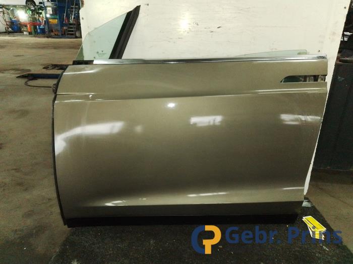 Portier 4Deurs links-voor van een Tesla Model X 90D 2016