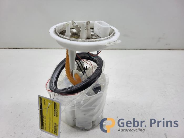 Gebruikte Tank element Pomp Skoda Citigo 1.0 12V Prijs € 35,00 Margeregeling aangeboden door Autorec. Gebr. Prins b.v.