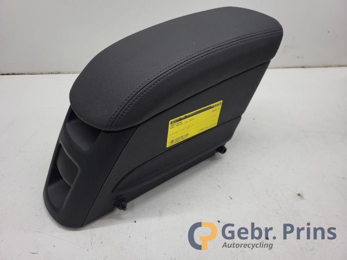 Armleuning van een Opel Meriva 1.4 16V Ecotec 2012