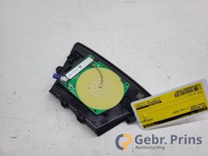 Gebruikte GPS Antenne Tesla Model 3 RWD 60 kWh Prijs € 50,00 Margeregeling aangeboden door Autorec. Gebr. Prins b.v.