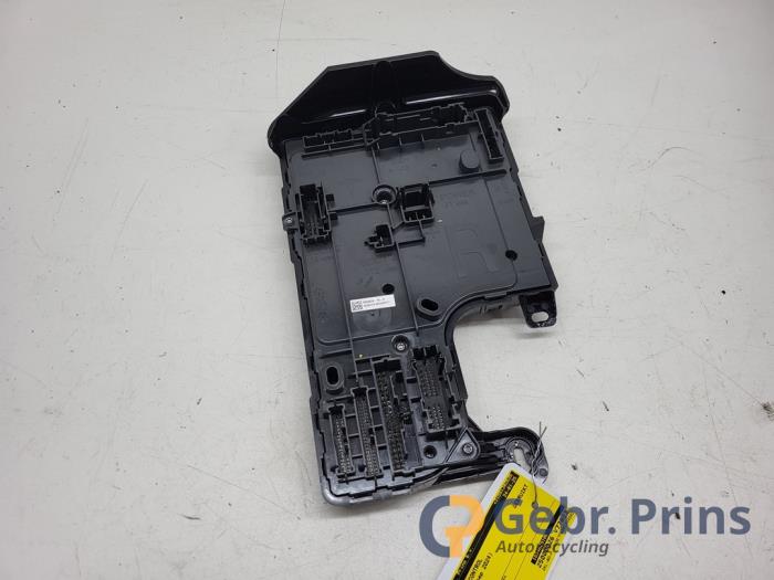 Gebruikte Computer Body Control Tesla Model 3 RWD 60 kWh Prijs € 150,00 Margeregeling aangeboden door Autorec. Gebr. Prins b.v.