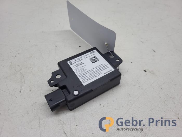 Gebruikte Bluetooth module Tesla Model 3 RWD 60 kWh Prijs € 40,00 Margeregeling aangeboden door Autorec. Gebr. Prins b.v.