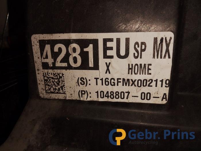 Frontpaneel van een Tesla Model X 90D 2016