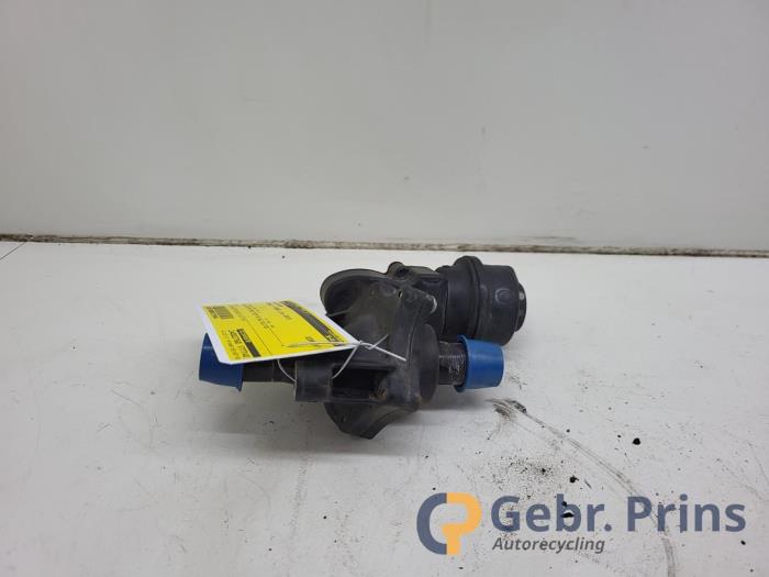 Gebruikte Waterpomp Renault Twingo III (AH) 1.0 SCe 70 12V Prijs € 30,00 Margeregeling aangeboden door Autorec. Gebr. Prins b.v.