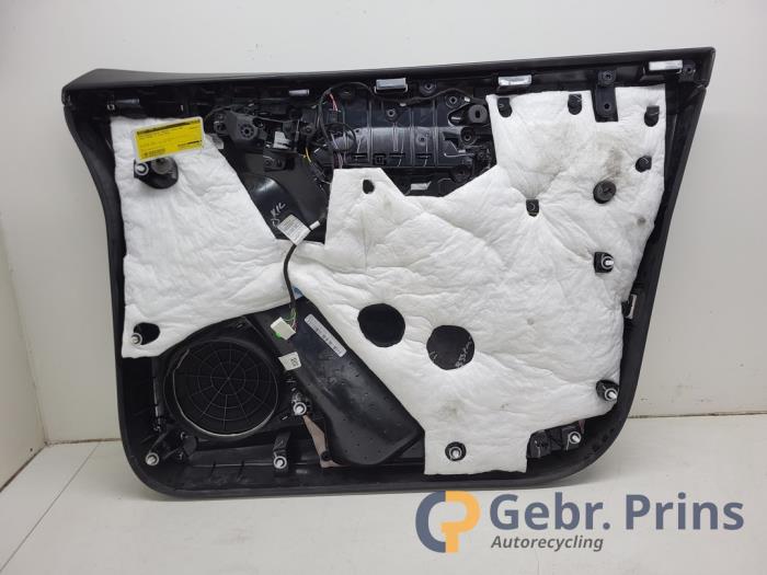 Portierbekleding 4Deurs links-voor van een Tesla Model X 90D 2016