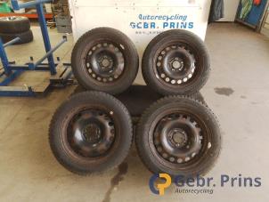 Gebruikte Velgen set + winterbanden Opel Meriva 1.4 16V Ecotec Prijs € 200,00 Margeregeling aangeboden door Autorec. Gebr. Prins b.v.