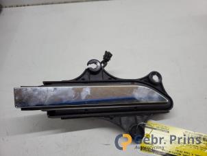 Gebruikte Portiergreep 4Deurs rechts-achter Tesla Model X 90D Prijs € 100,00 Margeregeling aangeboden door Autorec. Gebr. Prins b.v.