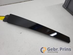 Gebruikte Middenstijl links Tesla Model X 90D Prijs € 50,00 Margeregeling aangeboden door Autorec. Gebr. Prins b.v.