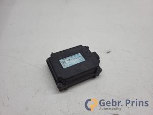 Gebruikte Garagedeur opener Tesla Model X 90D Prijs € 40,00 Margeregeling aangeboden door Autorec. Gebr. Prins b.v.