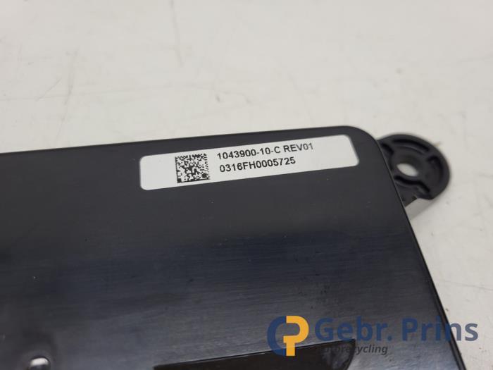 Computer Body Control van een Tesla Model X 90D 2016