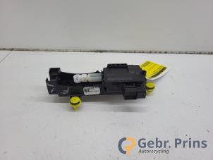 Gebruikte Motor Centrale Deurvergrendeling Tesla Model X 90D Prijs € 60,00 Margeregeling aangeboden door Autorec. Gebr. Prins b.v.