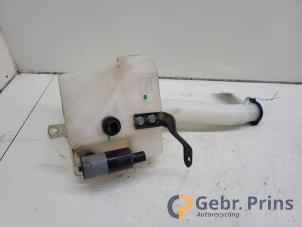 Gebruikte Ruitensproeiertank voor Ford Ranger 3.2 TDCI 20V 4x4 Prijs € 40,00 Margeregeling aangeboden door Autorec. Gebr. Prins b.v.