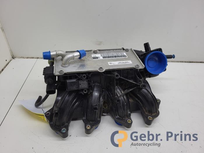 Inlaatspruitstuk van een Skoda Fabia II (5J) 1.2 TSI 2014