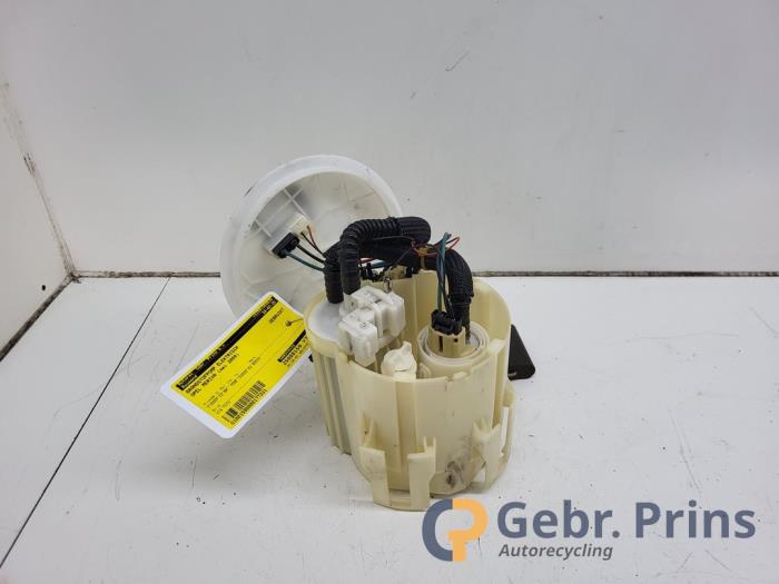 Gebruikte Tank element Pomp Opel Meriva (A) 1.6 16V Prijs € 35,00 Margeregeling aangeboden door Autorec. Gebr. Prins b.v.